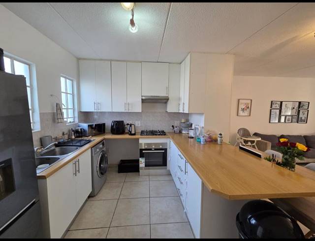 3 BEDROOM TOWNHOUSE FOR SALE IN MARAIS STEYN PARK